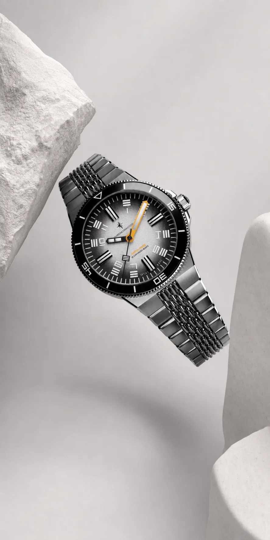 Chronomaster Automatic Diver Watch with Steel Bracelet｜AI Image Generation Prompts