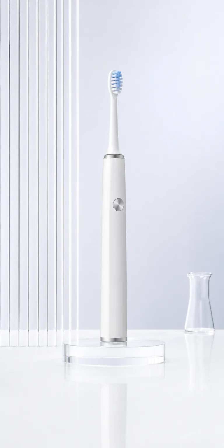 Modern White Electric Toothbrush Product Shot｜AI Image Generation Prompts
