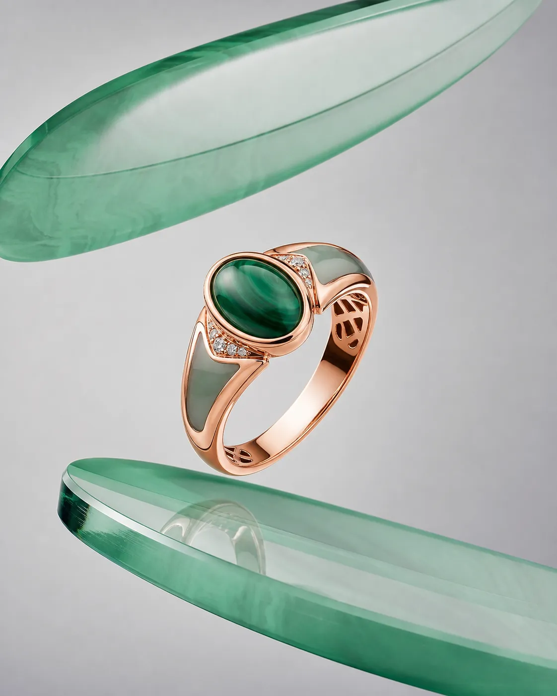 Rose Gold Ring with Malachite and Diamonds｜AI Image Generation Prompts